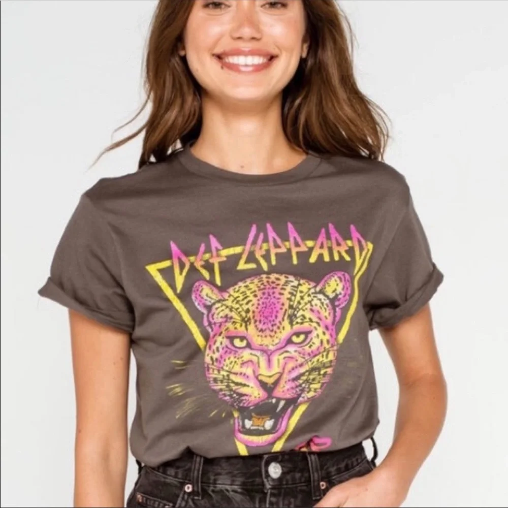 XL Def Leppard Rolled Sleeve T-Shirt New - Picture 1 of 10